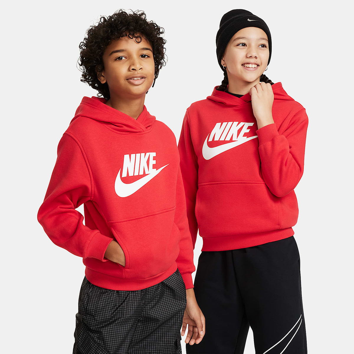 Sudadera con gorro para niños talla grande Nike Sportswear Club Fleece – Rojo universitario/Blanco – vista 1