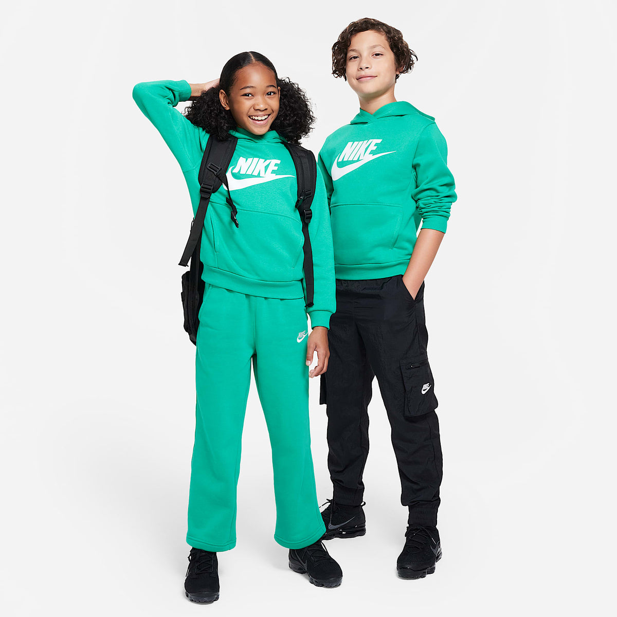 Sudadera con gorro para niños talla grande Nike Sportswear Club Fleece – Verde estadio/Blanco – vista 5