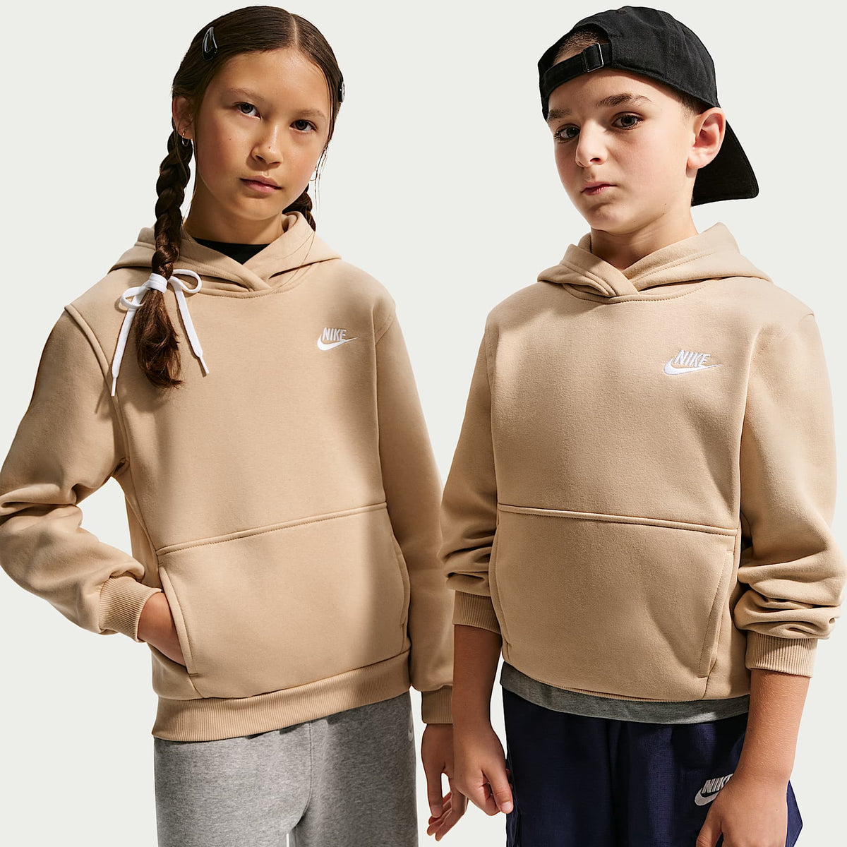 Sudadera con gorro sin cierre para niños talla grande Nike Sportswear Club Fleece – Lino/Blanco – vista 1