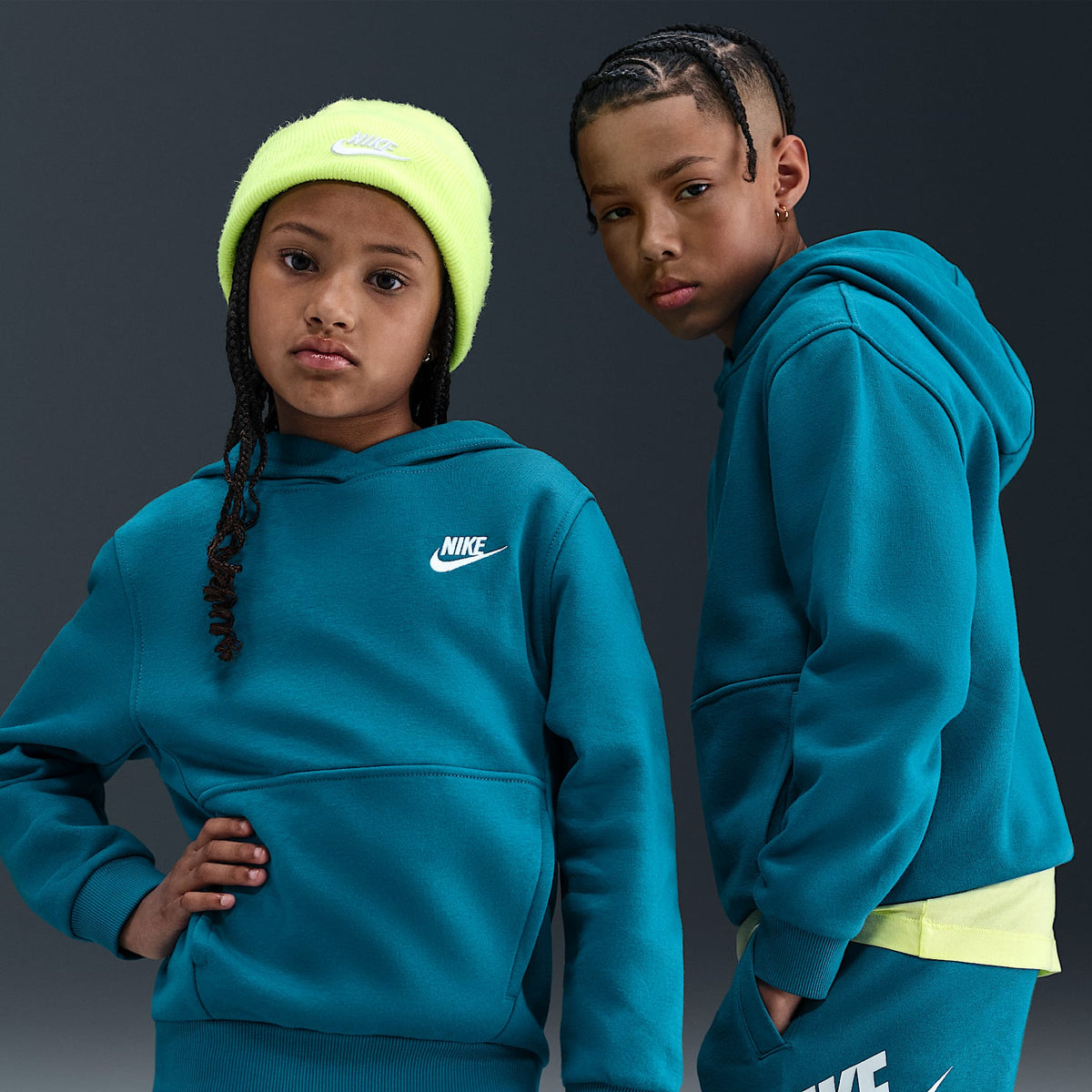 Sudadera con gorro sin cierre para niños talla grande Nike Sportswear Club Fleece – Verde abismo/Blanco – vista 1