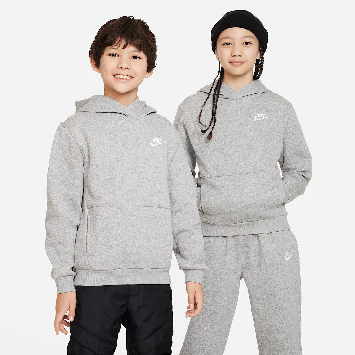 Sudadera con gorro sin cierre para niños talla grande Nike Sportswear Club Fleece – Gris oscuro jaspeado/Blanco – vista 1