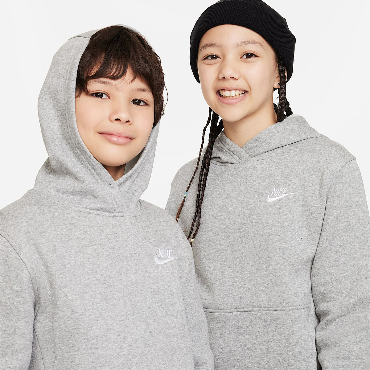 Sudadera con gorro sin cierre para niños talla grande Nike Sportswear Club Fleece – Gris oscuro jaspeado/Blanco – vista 3