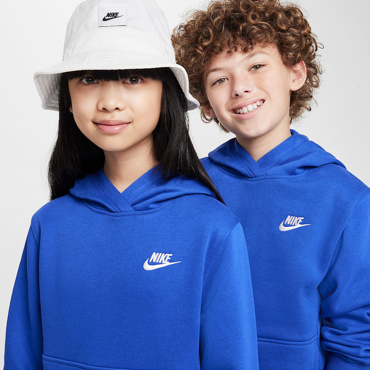 Sudadera con gorro sin cierre para niños talla grande Nike Sportswear Club Fleece – Royal juego/Blanco – vista 3
