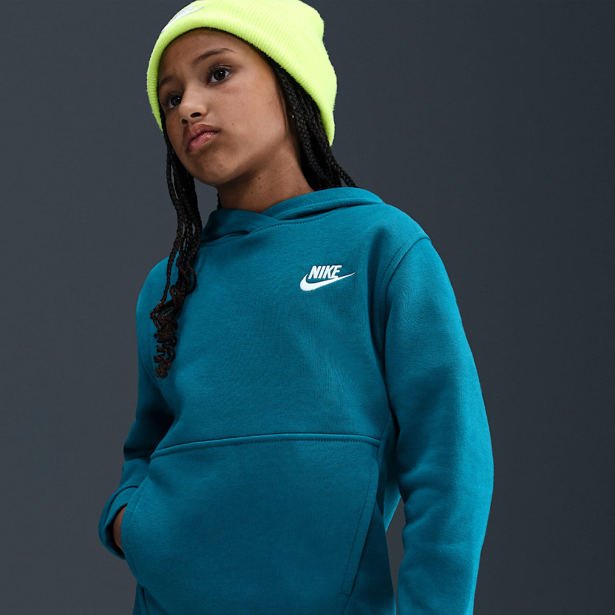 Sudadera con gorro sin cierre para niños talla grande Nike Sportswear Club Fleece – Verde abismo/Blanco – vista 2