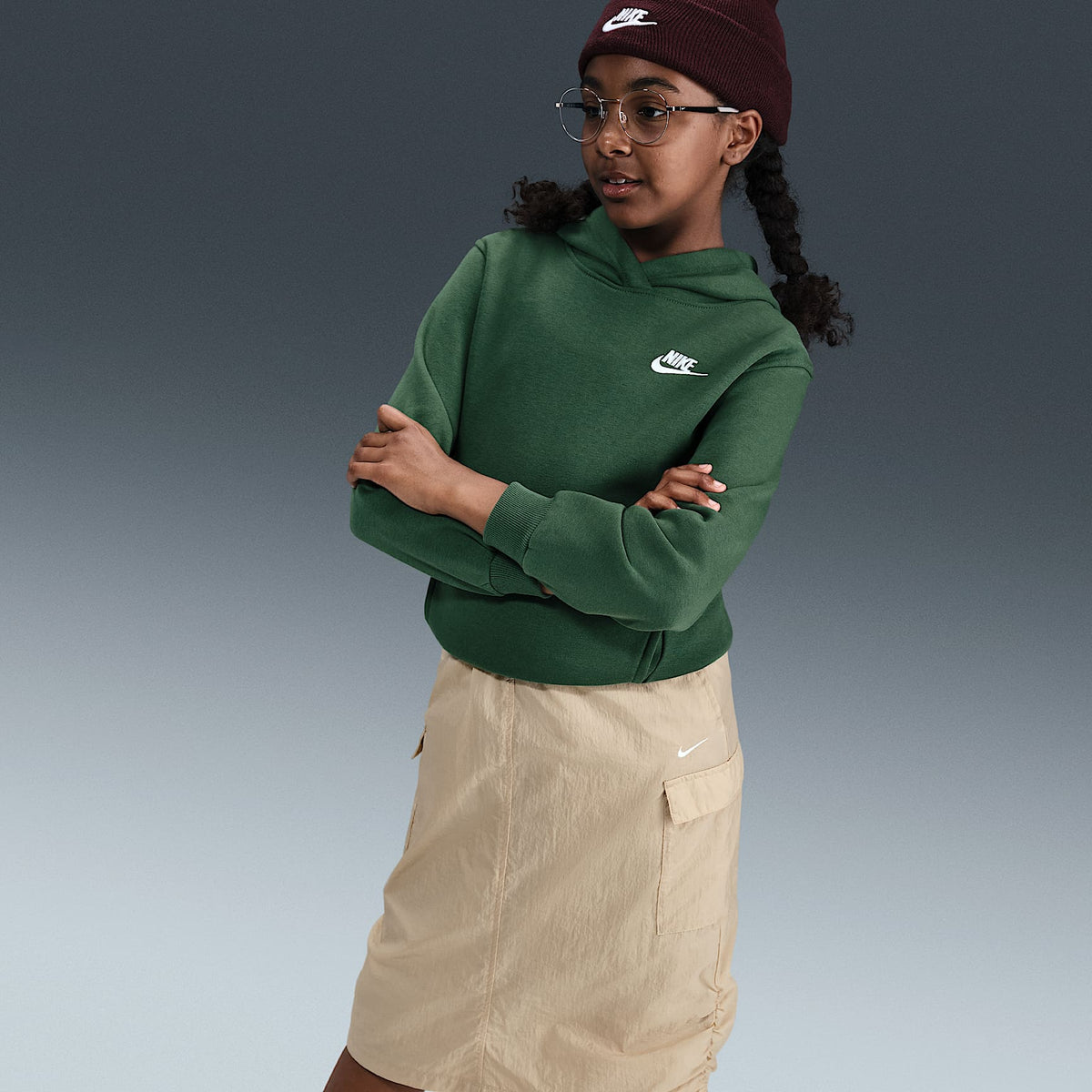 Sudadera con gorro sin cierre para niños talla grande Nike Sportswear Club Fleece – Abeto/Blanco – vista 3