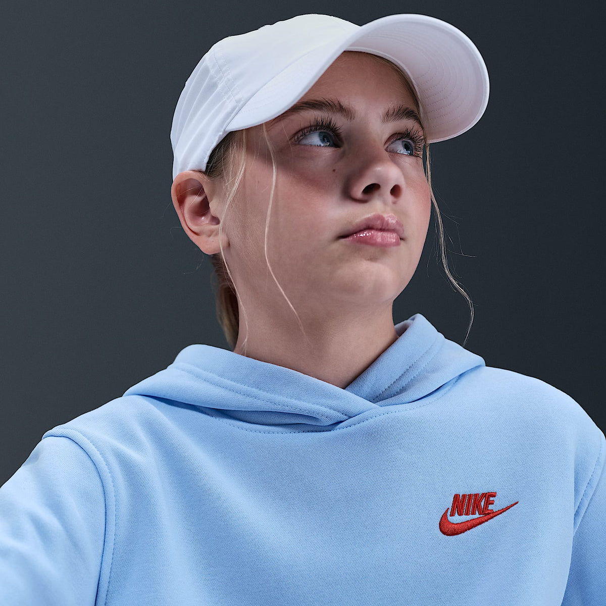 Sudadera con gorro sin cierre para niños talla grande Nike Sportswear Club Fleece – Tinte royal/Carmesí claro – vista 3