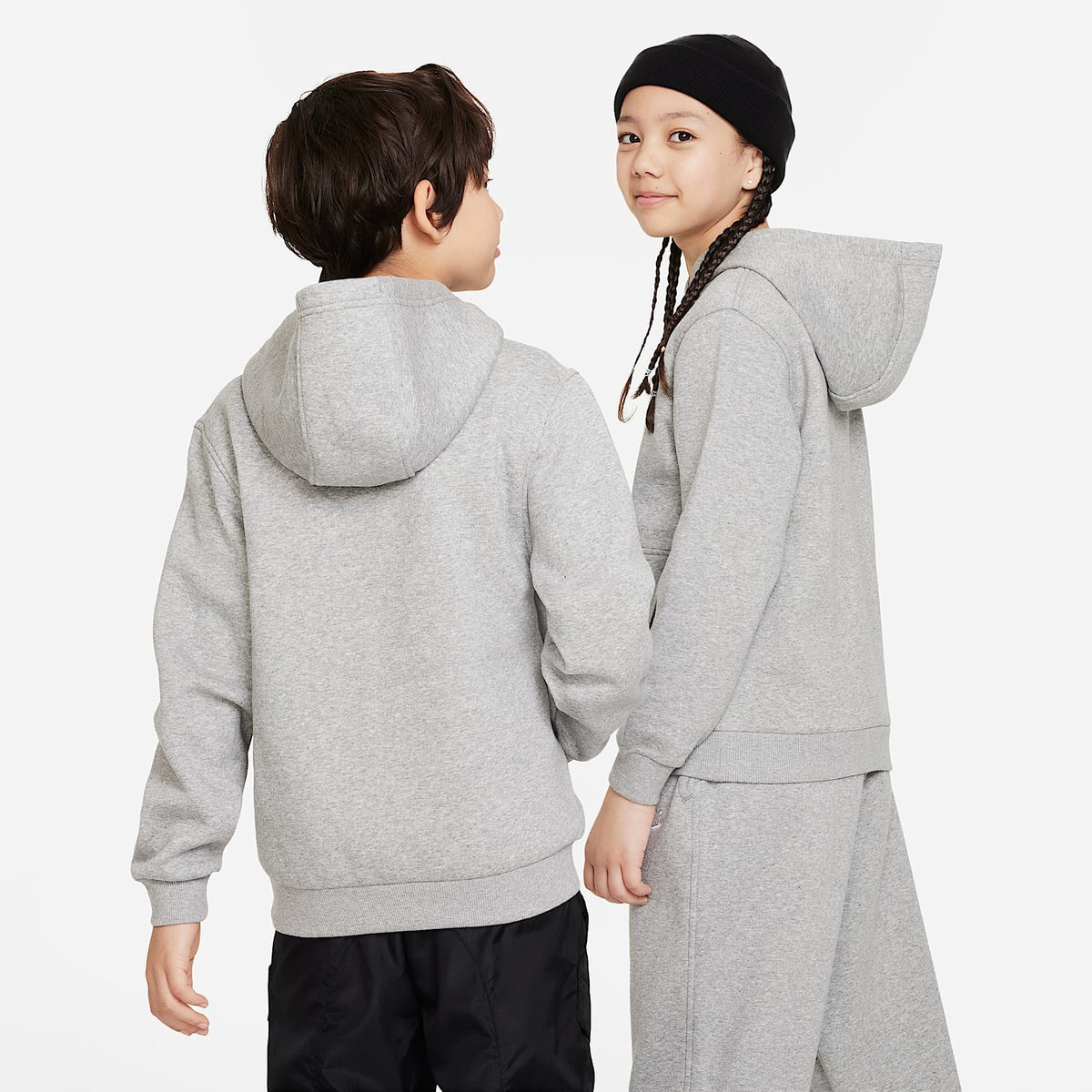 Sudadera con gorro sin cierre para niños talla grande Nike Sportswear Club Fleece – Gris oscuro jaspeado/Blanco – vista 2