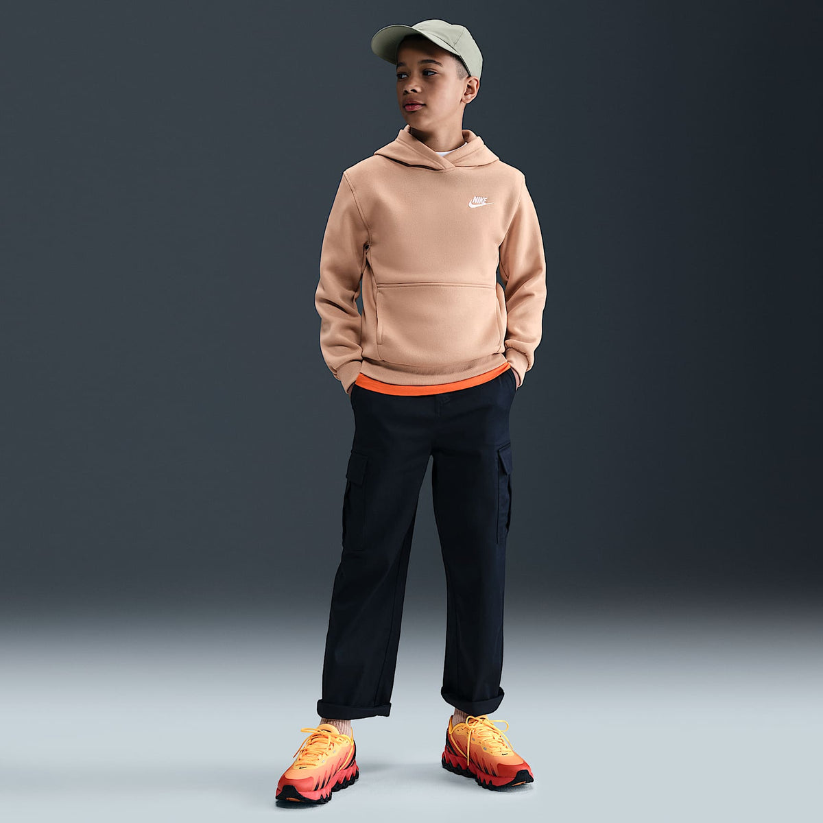 Sudadera con gorro sin cierre para niños talla grande Nike Sportswear Club Fleece – Cáñamo/Blanco – vista 4