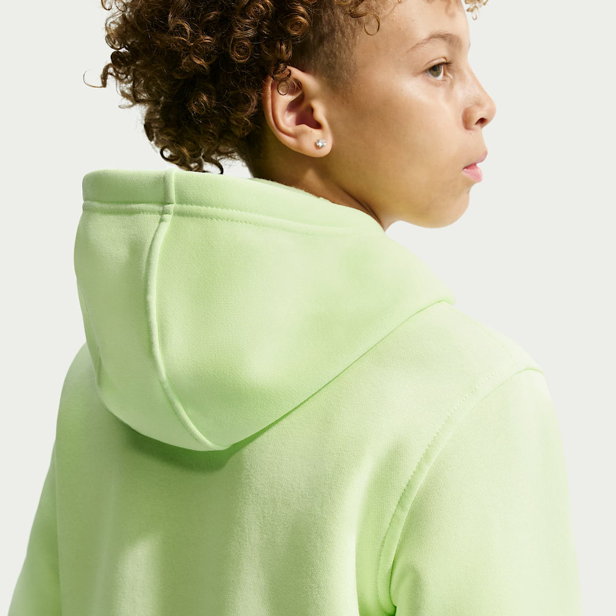 Sudadera con gorro sin cierre para niños talla grande Nike Sportswear Club Fleece – Lima líquida claro/Blanco – vista 5