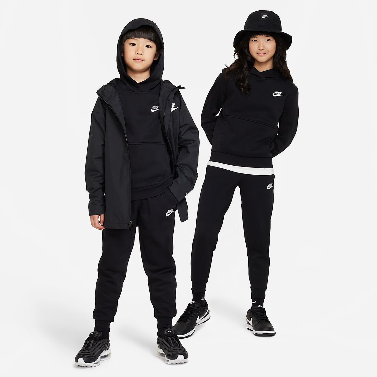 Sudadera con gorro sin cierre para niños talla grande Nike Sportswear Club Fleece – Negro/Blanco – vista 5