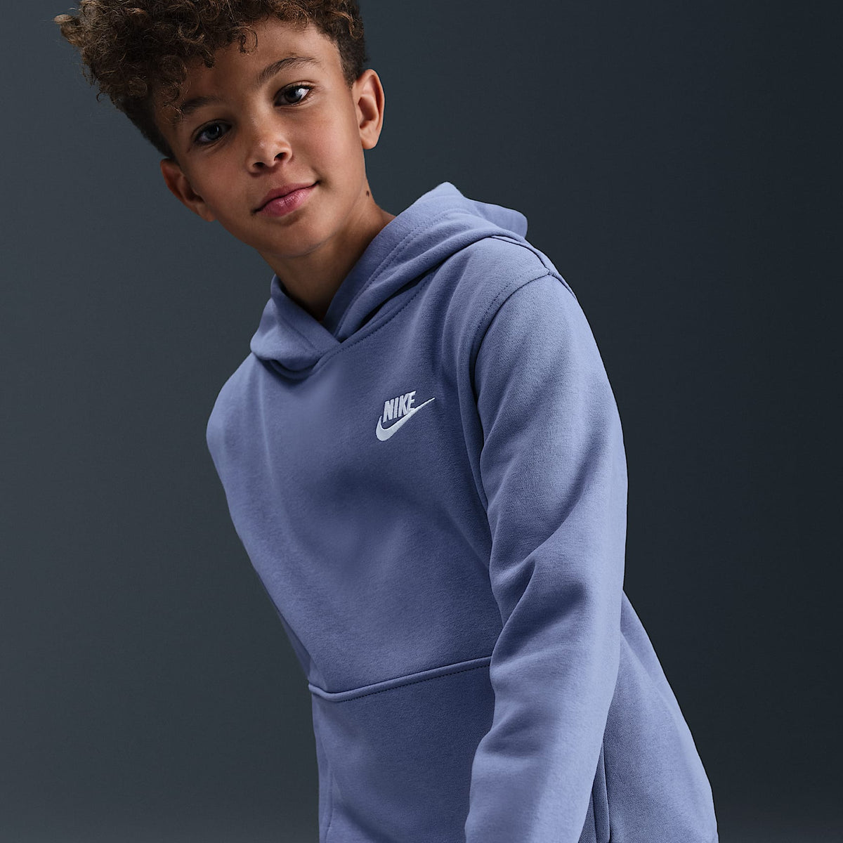 Sudadera con gorro sin cierre para niños talla grande Nike Sportswear Club Fleece – Índigo mundial/Blanco – vista 3