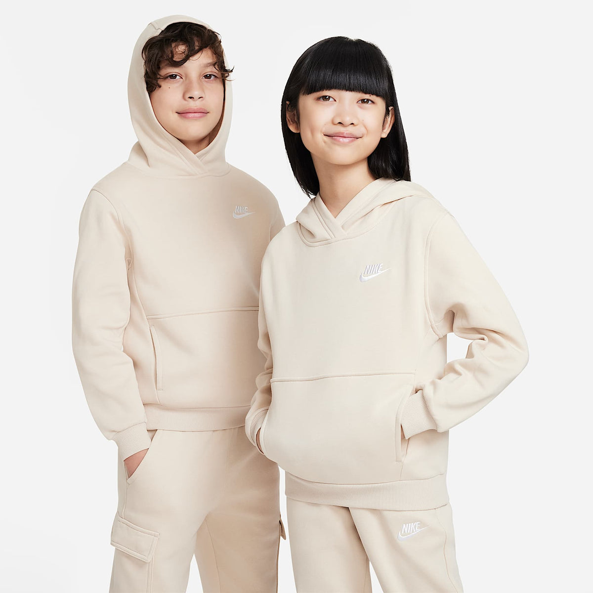 Sudadera con gorro sin cierre para niños talla grande Nike Sportswear Club Fleece – Duna/Blanco – vista 1
