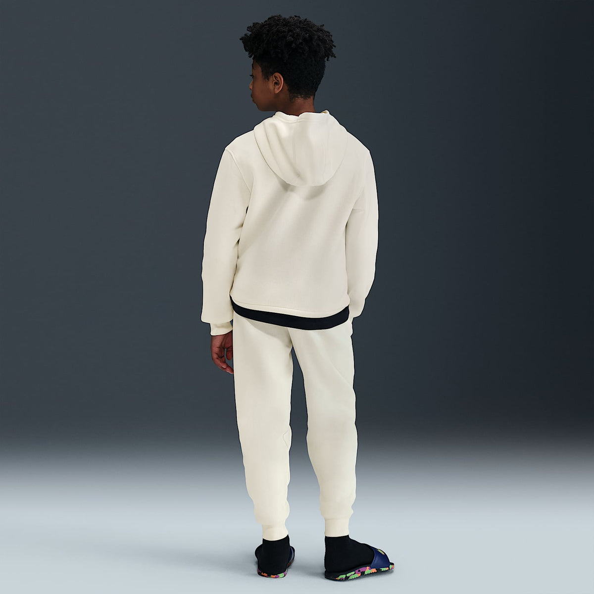 Joggers para niños talla grande Nike Sportswear Club Fleece – Perla suave/Blanco – vista 6