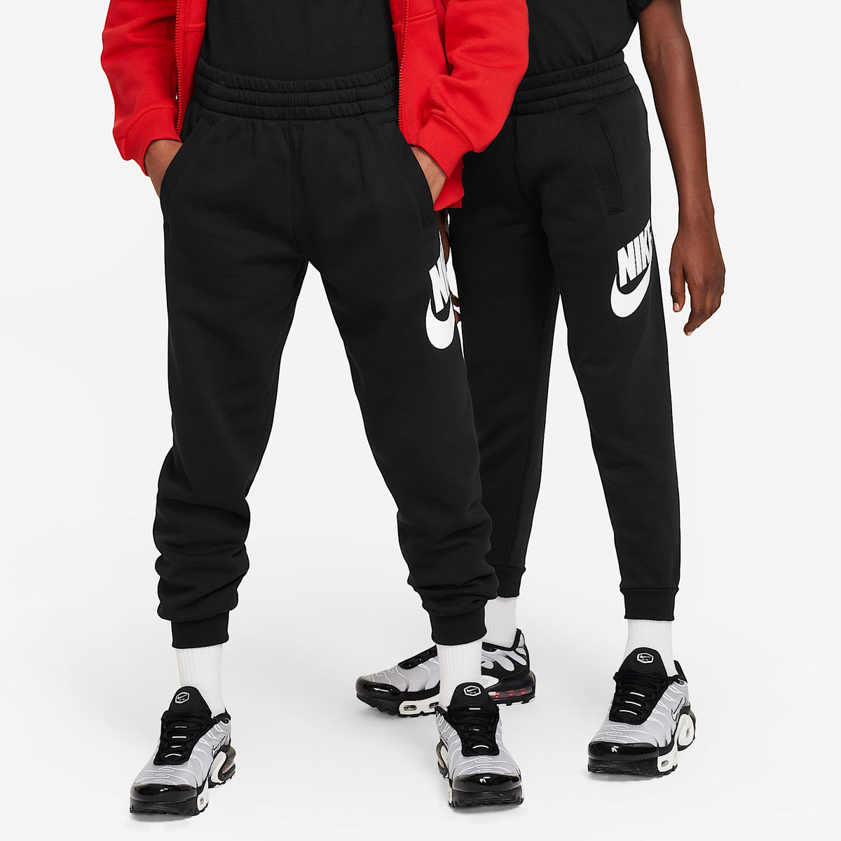 Joggers para niños talla grande Nike Club Fleece – Negro/Blanco – vista 1