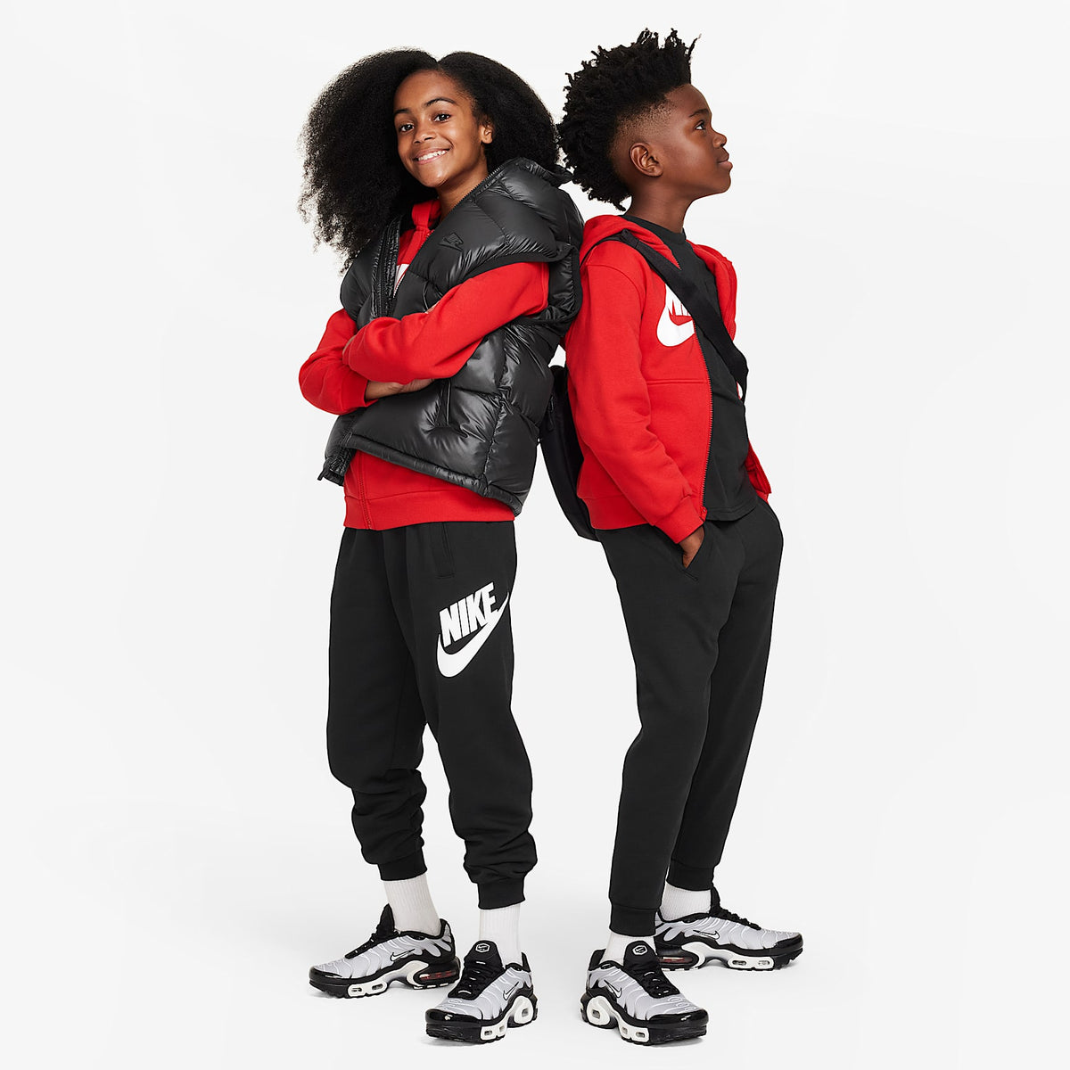 Joggers para niños talla grande Nike Club Fleece – Negro/Blanco – vista 6