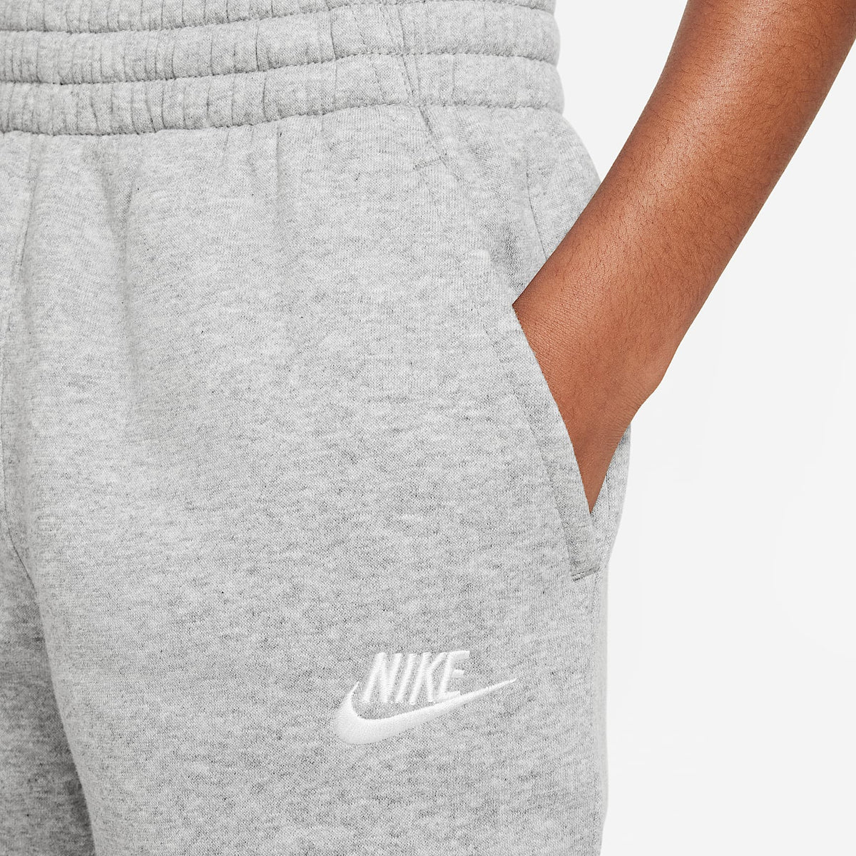 Joggers Nike Sportswear Club Fleece para niños talla grande – Gris oscuro jaspeado/Gris básico/Blanco – vista 4