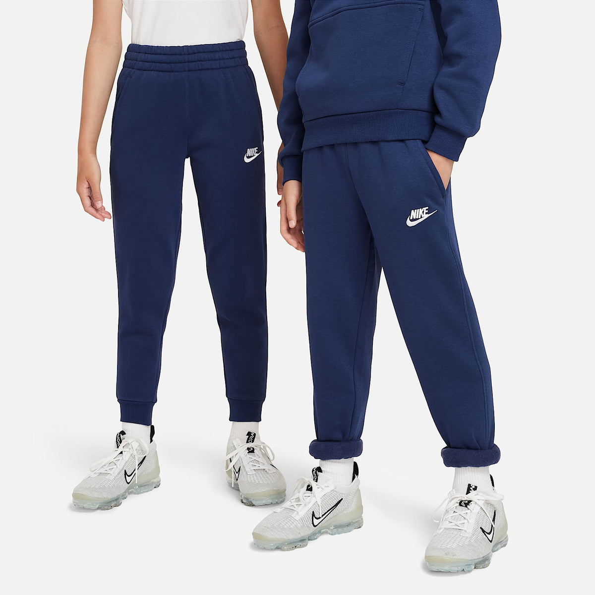Joggers Nike Sportswear Club Fleece para niños talla grande – Azul marino medianoche/Blanco – vista 1