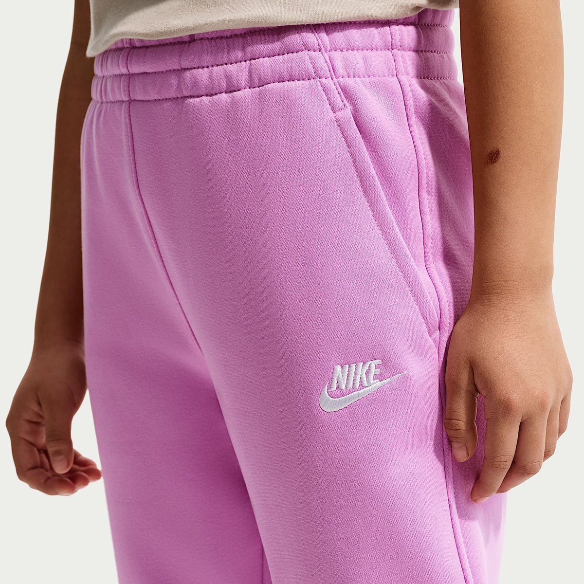Joggers Nike Sportswear Club Fleece para niños talla grande – Magenta claro/Blanco – vista 3