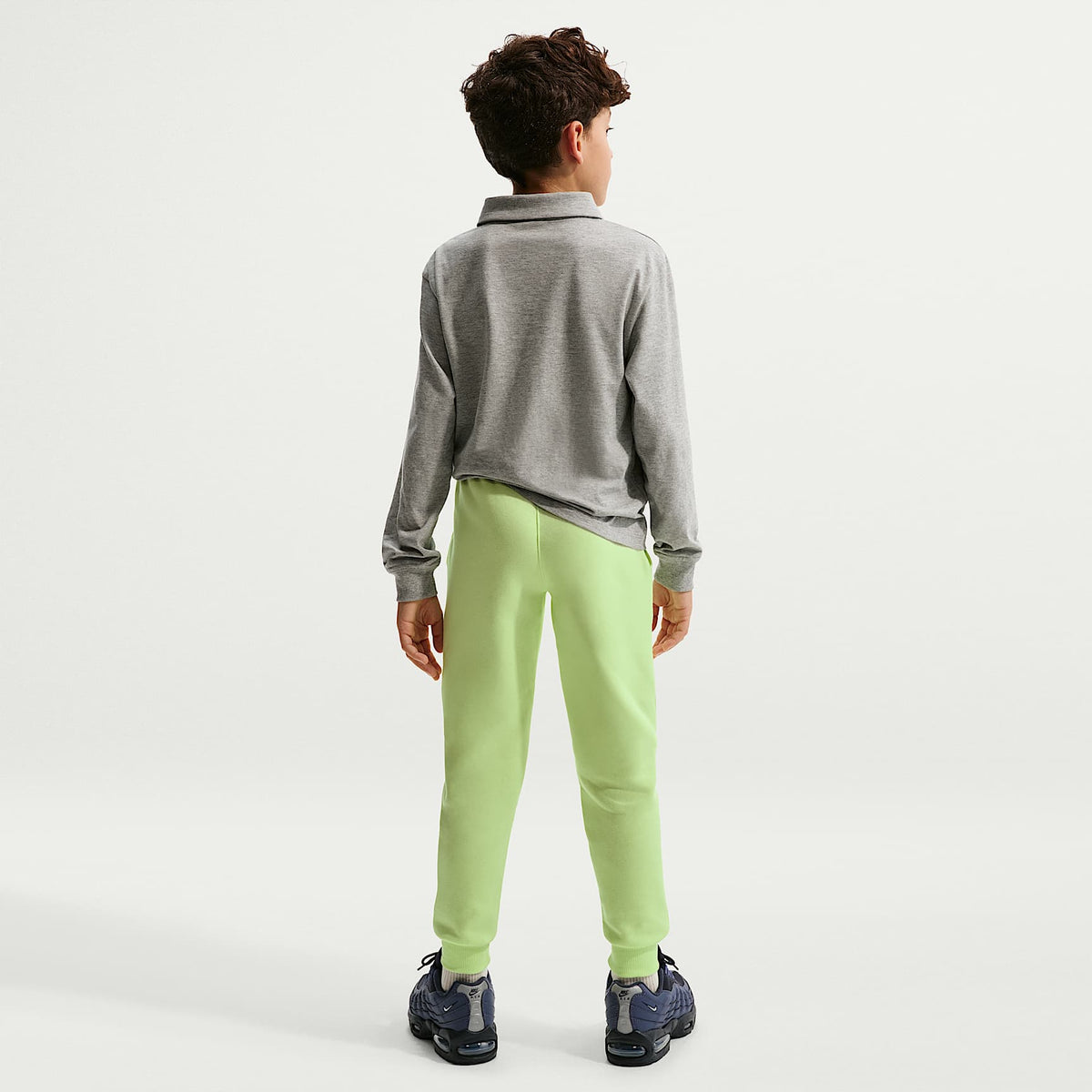 Joggers Nike Sportswear Club Fleece para niños talla grande – Lima líquida claro/Blanco – vista 6
