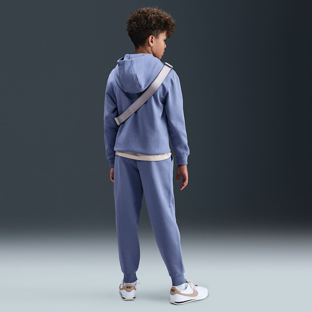 Joggers Nike Sportswear Club Fleece para niños talla grande – Índigo mundial/Blanco – vista 6