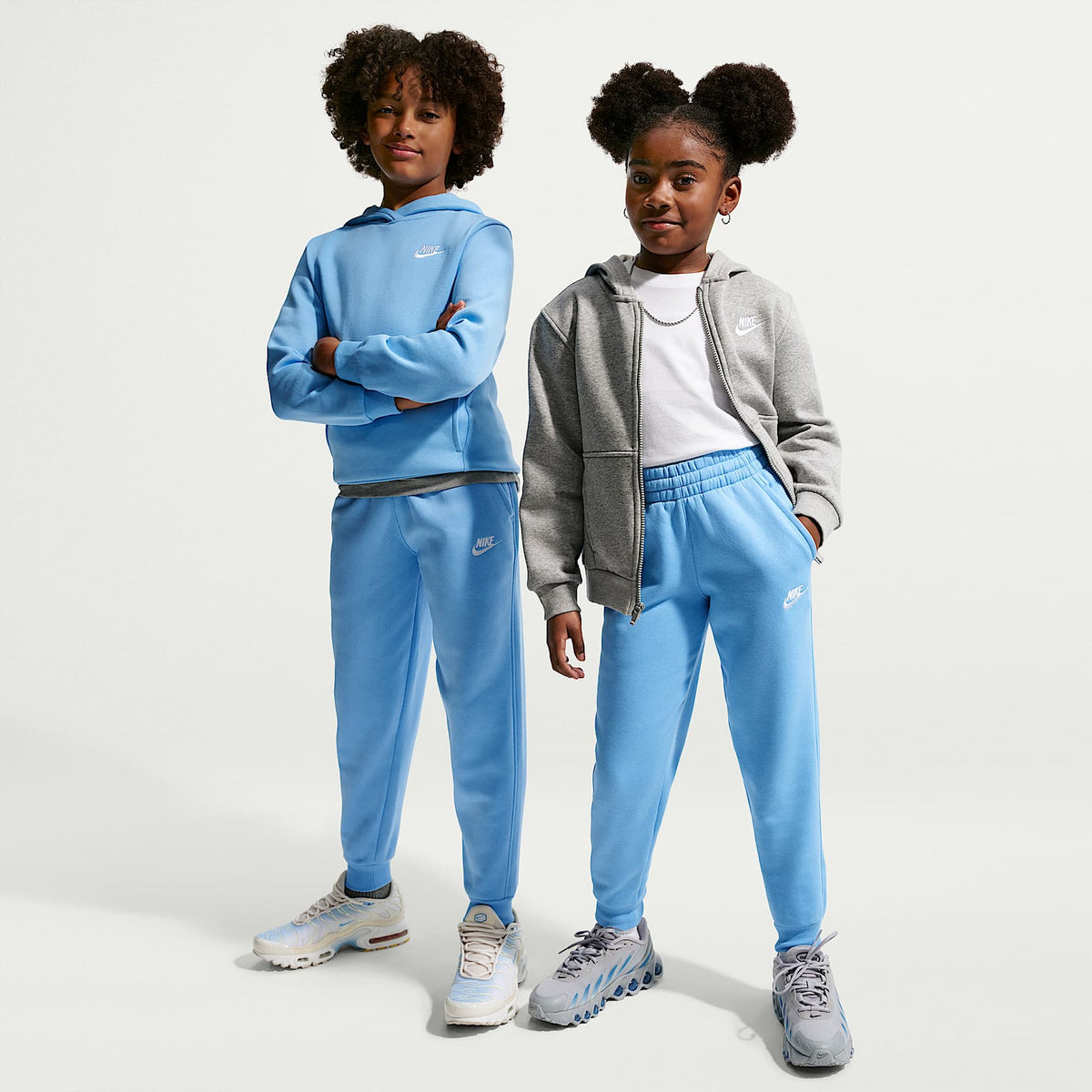 Joggers Nike Sportswear Club Fleece para niños talla grande – Azul fútbol/Blanco – vista 1