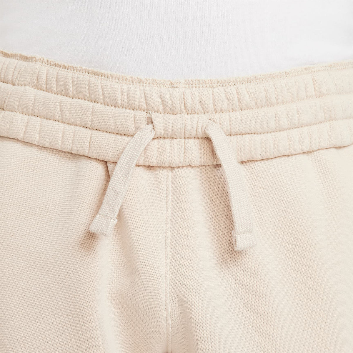 Joggers Nike Sportswear Club Fleece para niños talla grande – Duna/Blanco – vista 3