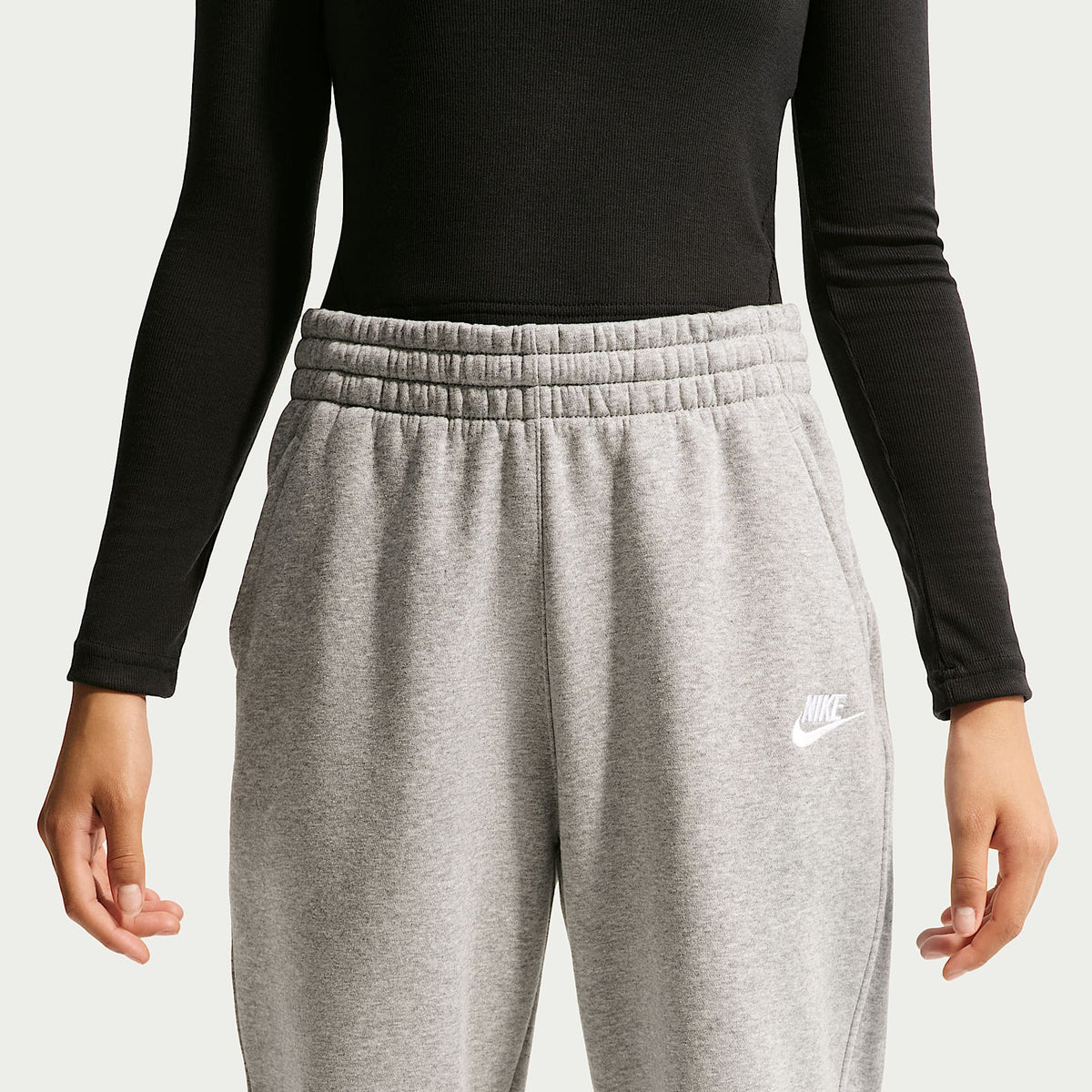 Pants holgados para niños talla grande Nike Sportswear Club Fleece – Gris oscuro jaspeado/Gris básico/Blanco – vista 3