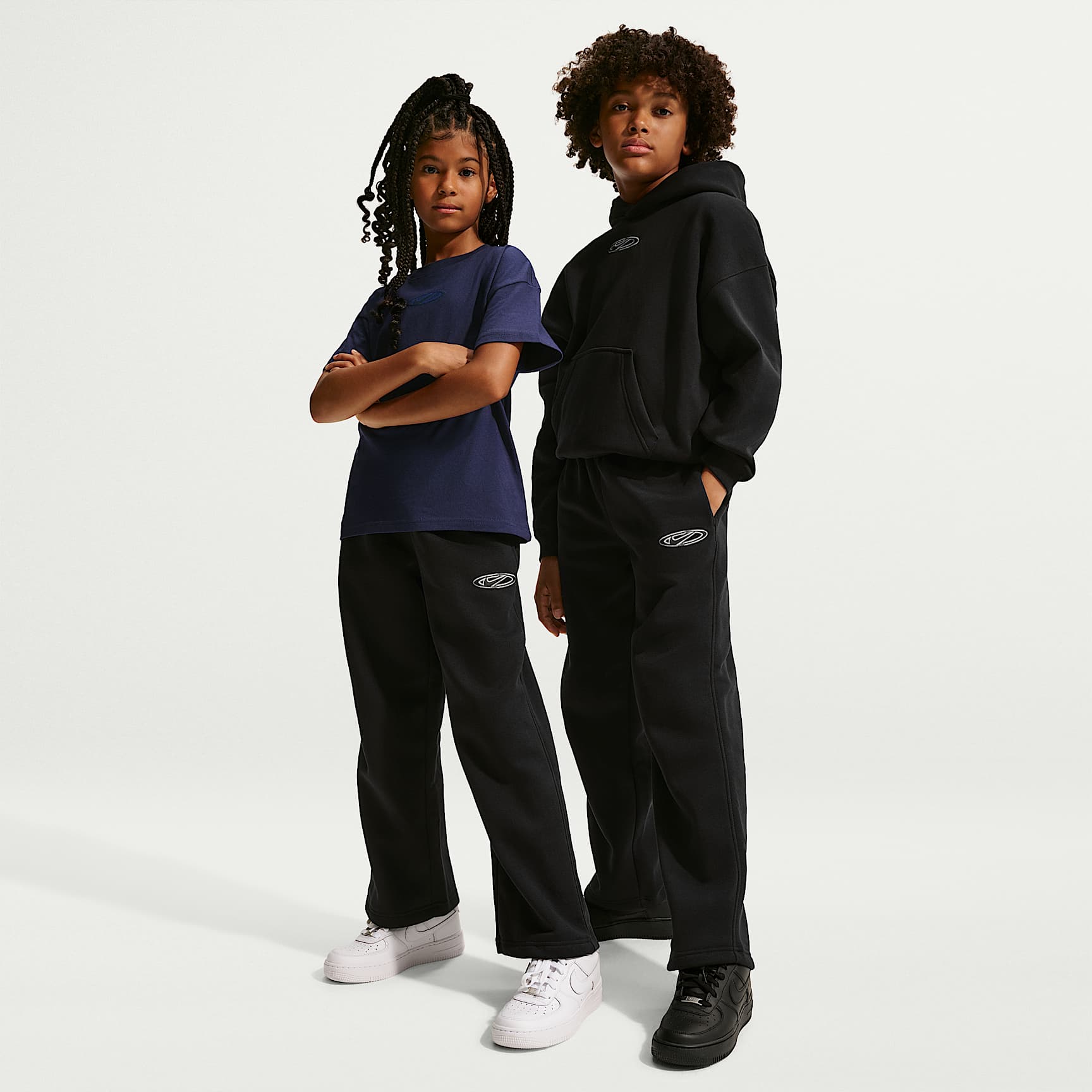 Pants para niños talla grande Nike Sportswear Club Fleece – Negro/Blanco/Negro – vista 1