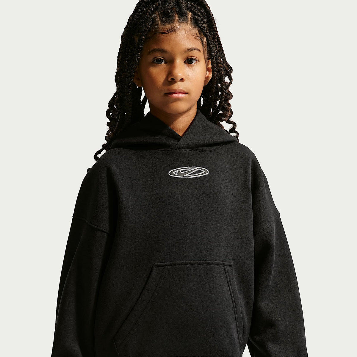 Sudadera con gorro oversized para niños talla grande Nike Sportswear Club Fleece – Negro/Blanco/Negro – vista 2