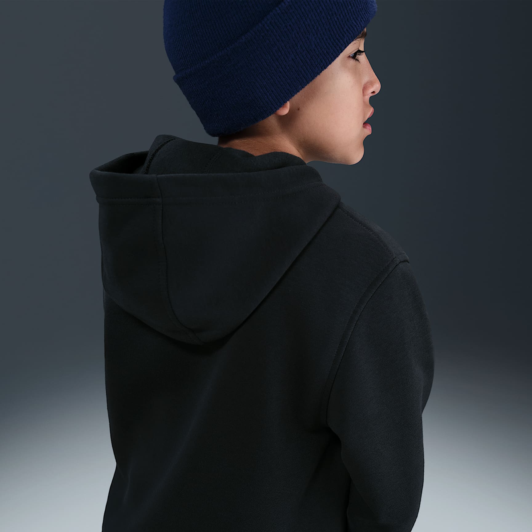 Sudadera con gorro sin cierre para niños talla grande Nike Sportswear Club Fleece – Sombrío apagado – vista 2
