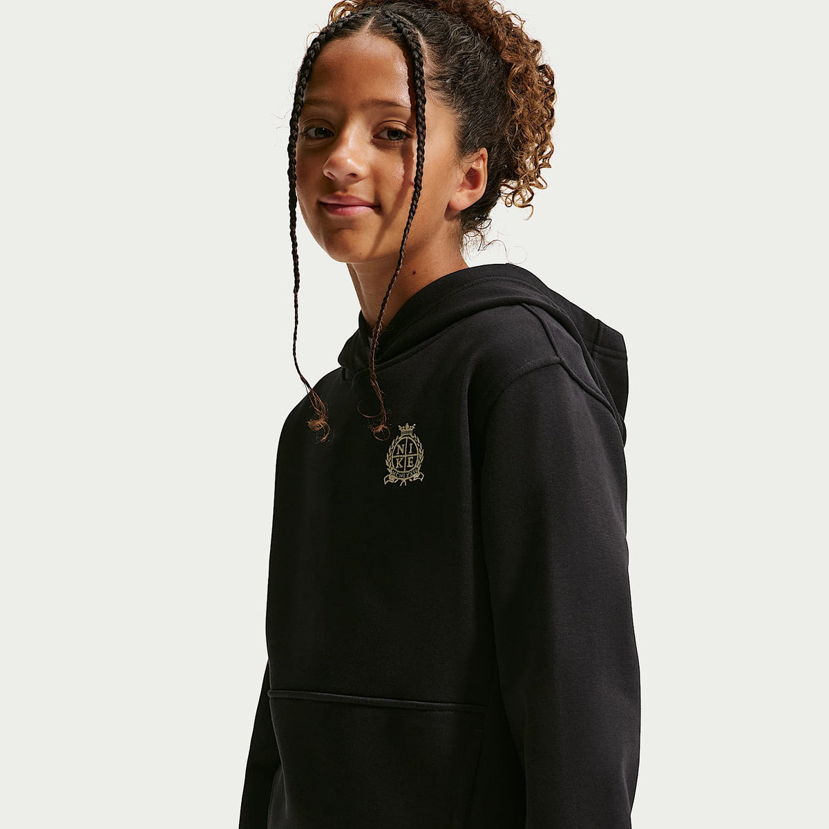 Sudadera con gorro de French Terry para niños talla grande Nike Sportswear Club – Negro/Negro/Duna/Duna – vista 2