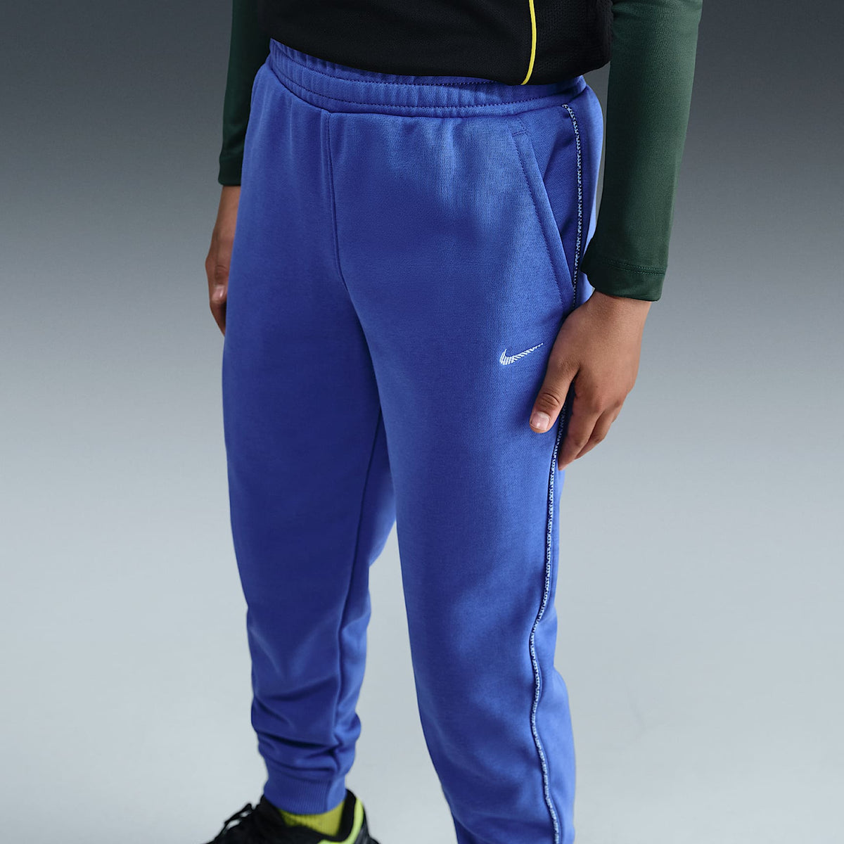 Joggers de French Terry para niños talla grande Nike Sportswear Club – Azul cometa/Aluminio – vista 2