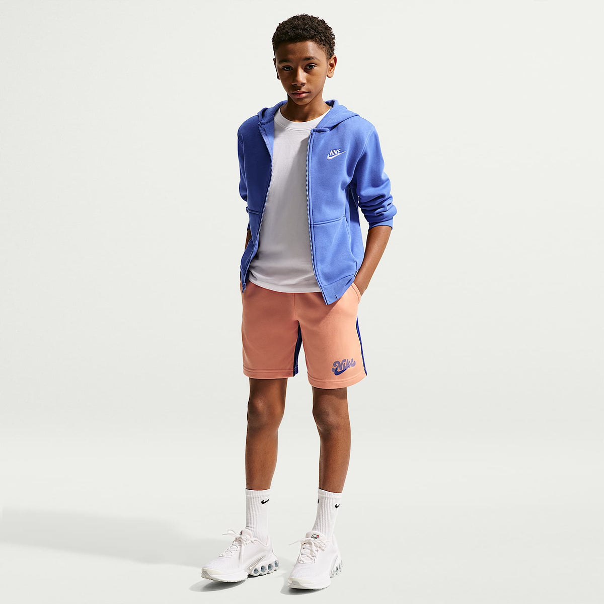 Shorts de French Terry para niños talla grande Nike Sportswear Club – Ágata melocotón/Noche intenso/Ágata melocotón/Amatista empolvado – vista 1