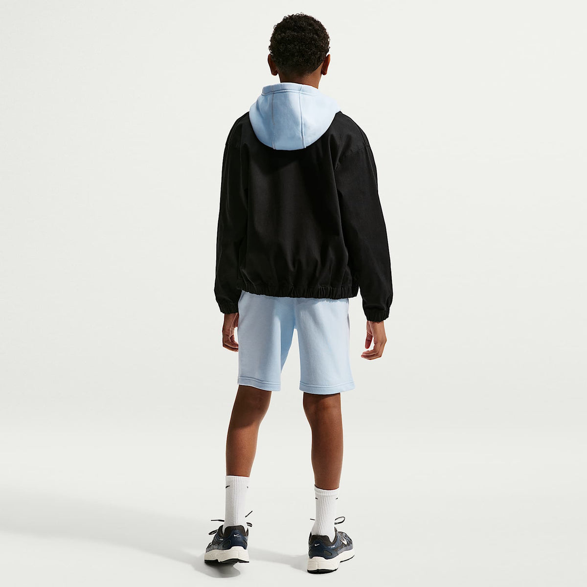 Shorts de French Terry para niños talla grande Nike Sportswear Club – Azul hidrógeno/Vela/Antracita – vista 5