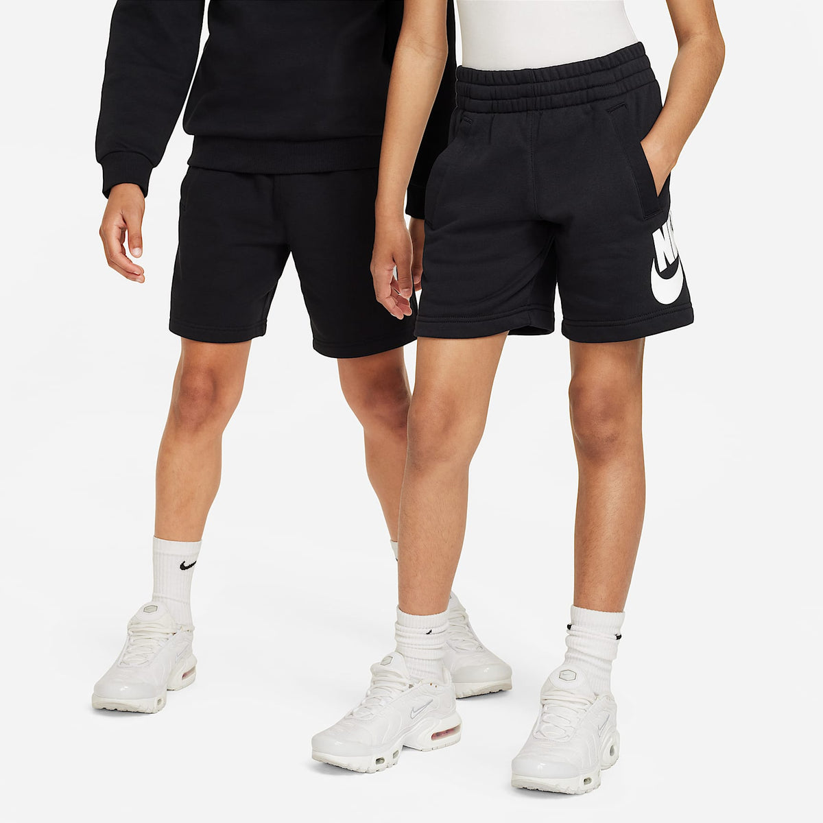 Shorts de French Terry para niños talla grande Nike Sportswear Club Fleece – Negro/Blanco – vista 1