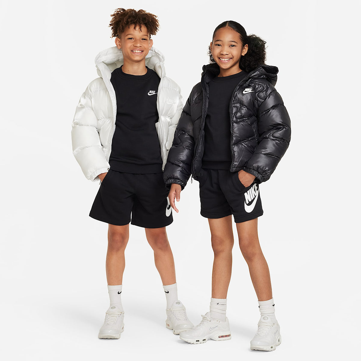 Shorts de French Terry para niños talla grande Nike Sportswear Club Fleece – Negro/Blanco – vista 7
