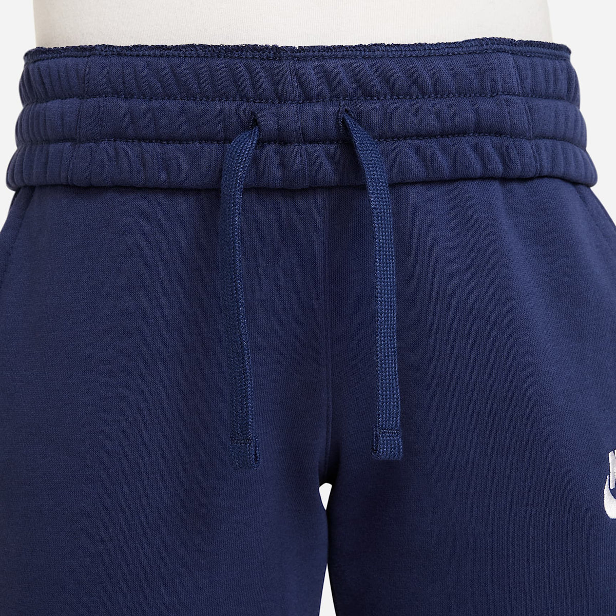 Shorts de French Terry para niños talla grande Nike Sportswear Club Fleece – Azul marino medianoche/Blanco – vista 5