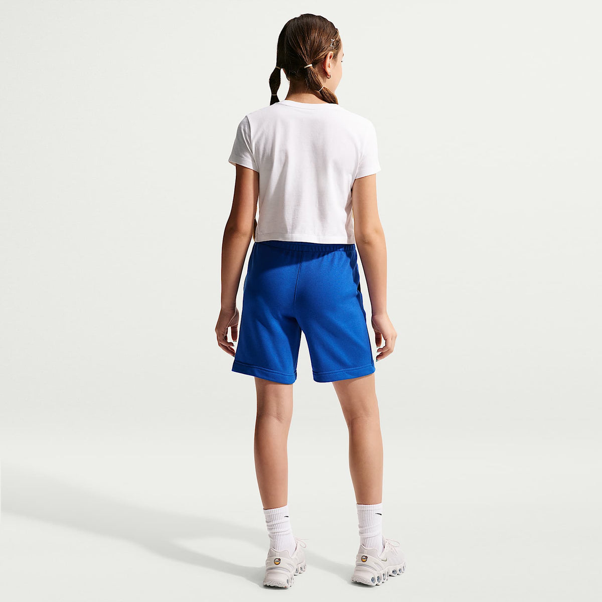 Shorts de French Terry para niños talla grande Nike Sportswear Club Fleece – Royal juego/Blanco – vista 7