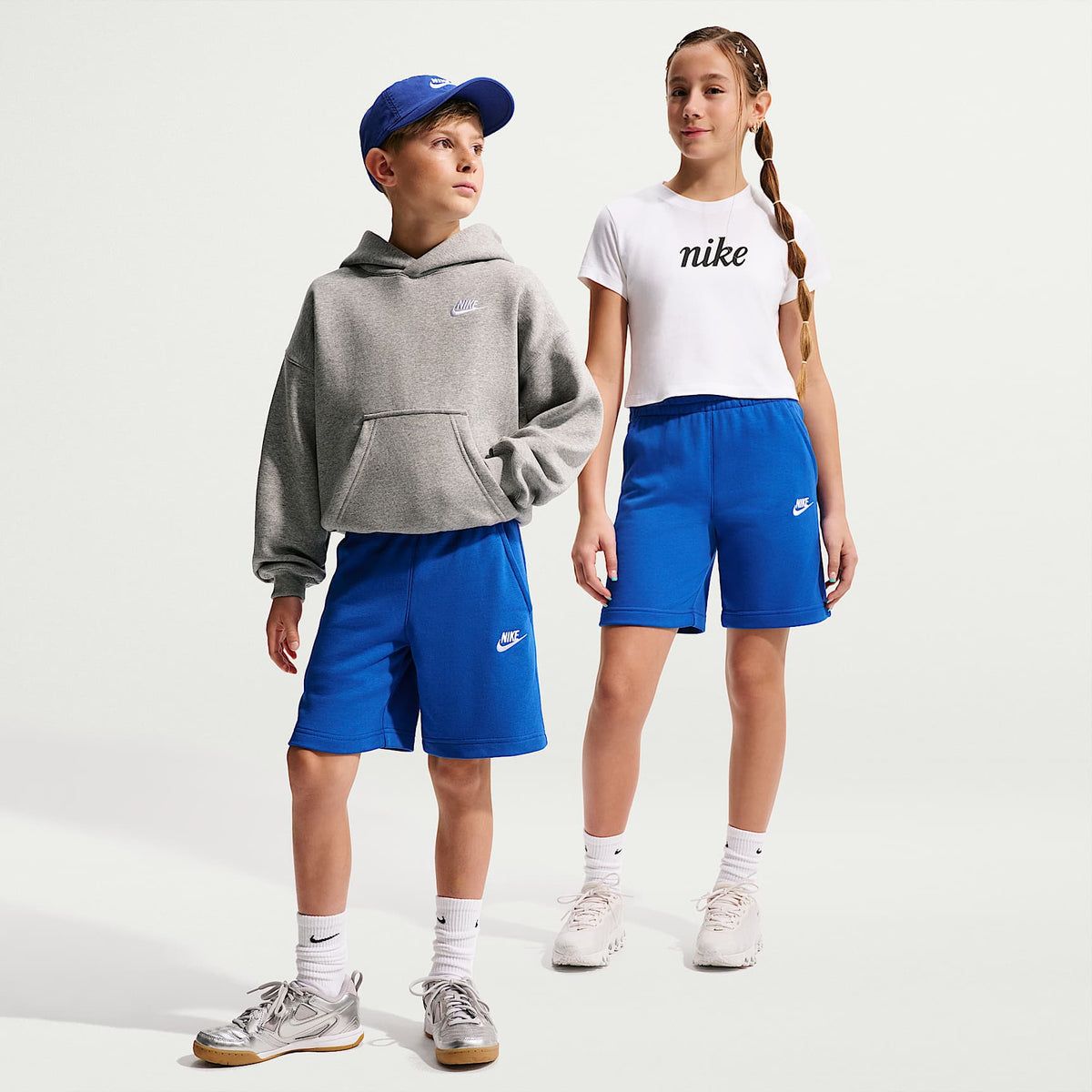 Shorts de French Terry para niños talla grande Nike Sportswear Club Fleece – Royal juego/Blanco – vista 1