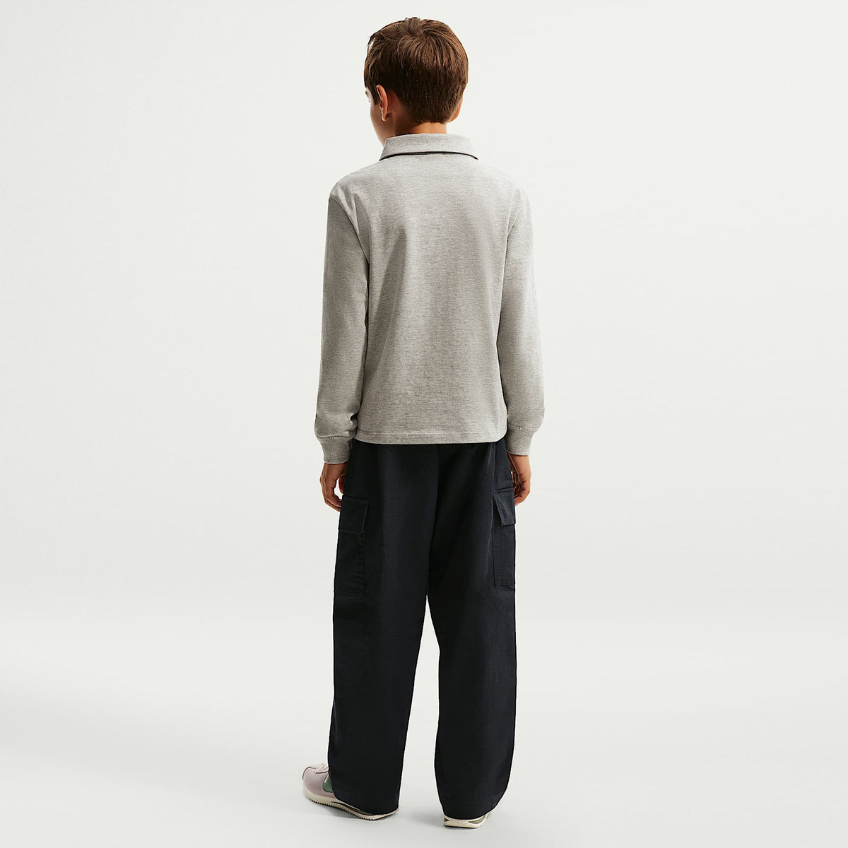 Pants cargo de tejido Woven para niños talla grande Nike Sportswear Club – Negro/Blanco – vista 6
