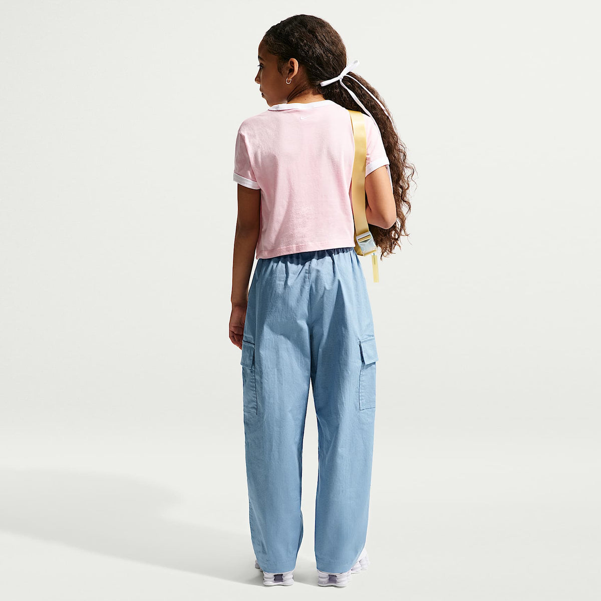 Pants cargo de tejido Woven para niños talla grande Nike Sportswear Club – Azul de trabajo/Blanco – vista 5