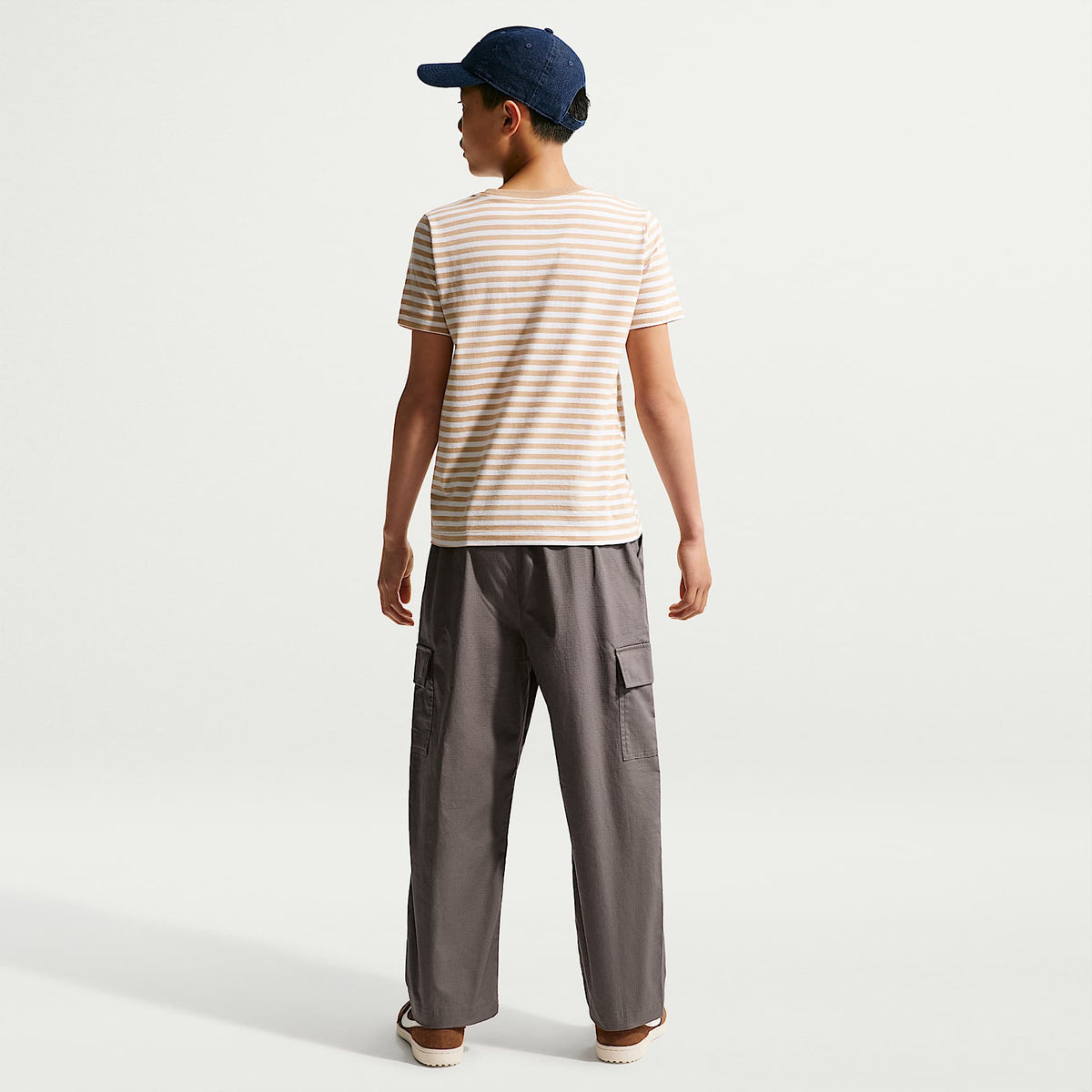 Pants cargo de tejido Woven para niños talla grande Nike Sportswear Club – Cueva/Blanco – vista 6