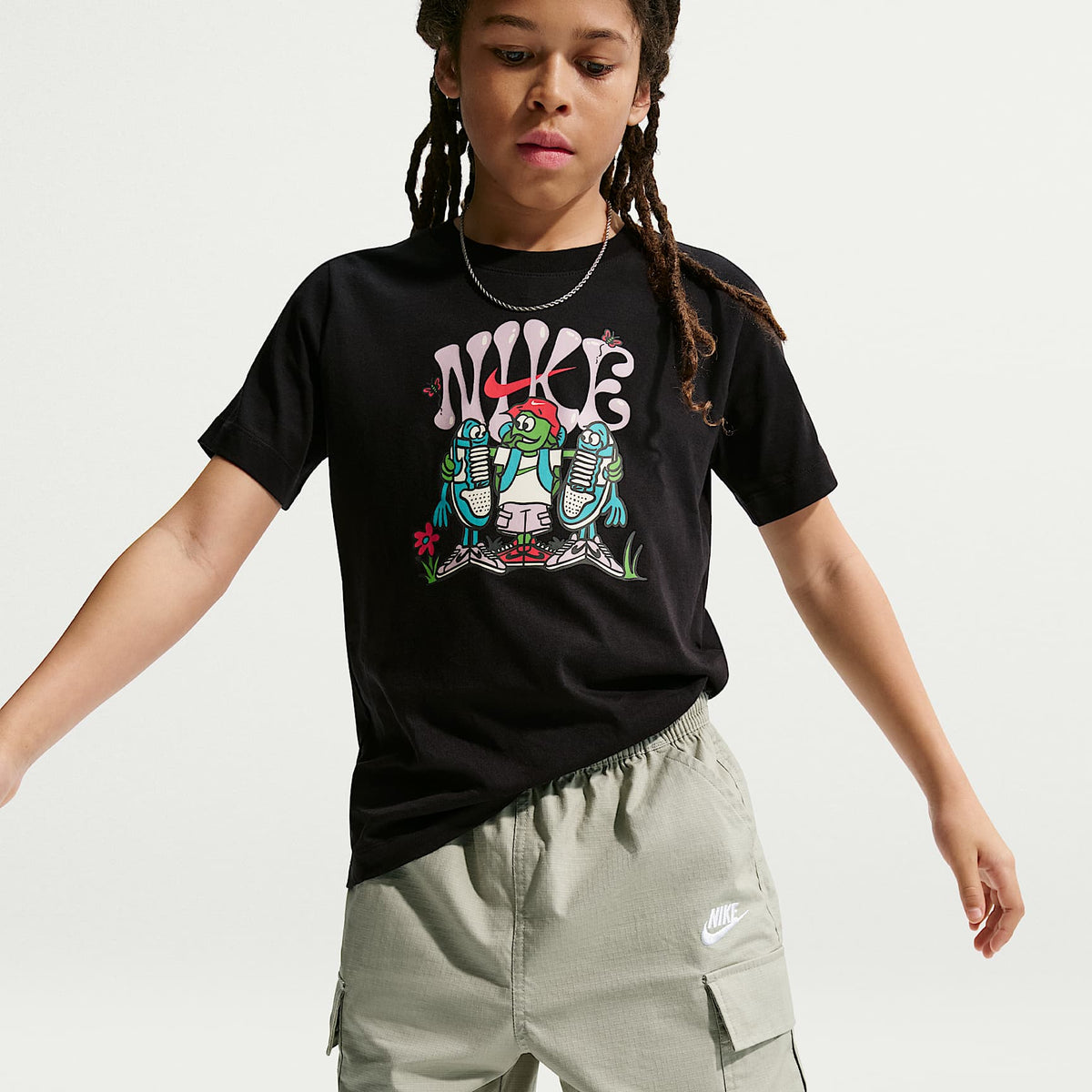 Shorts cargo de tejido Woven para niños talla grande Nike Sportswear Club – Niebla pícea/Blanco – vista 4