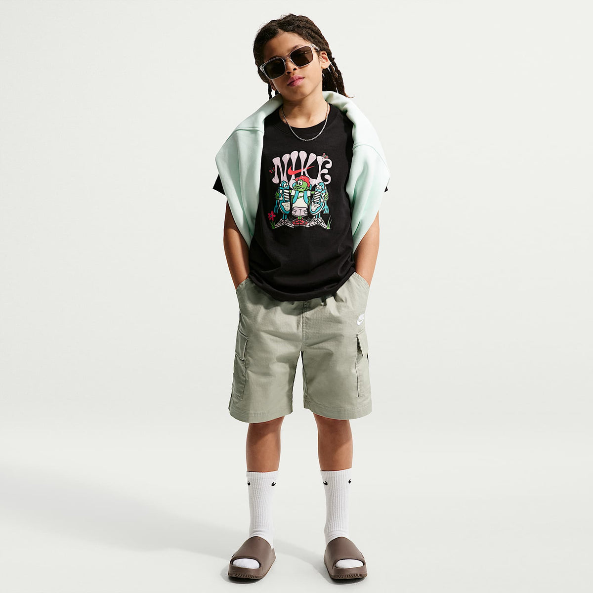 Shorts cargo de tejido Woven para niños talla grande Nike Sportswear Club – Niebla pícea/Blanco – vista 1