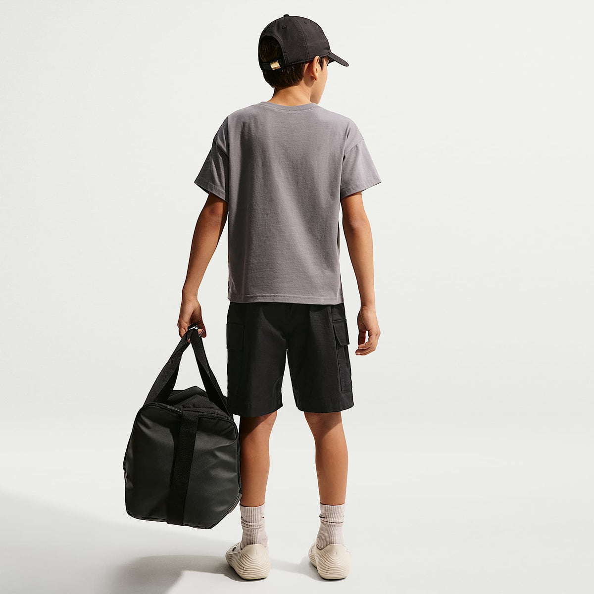 Shorts cargo de tejido Woven para niños talla grande Nike Sportswear Club – Negro/Blanco – vista 6