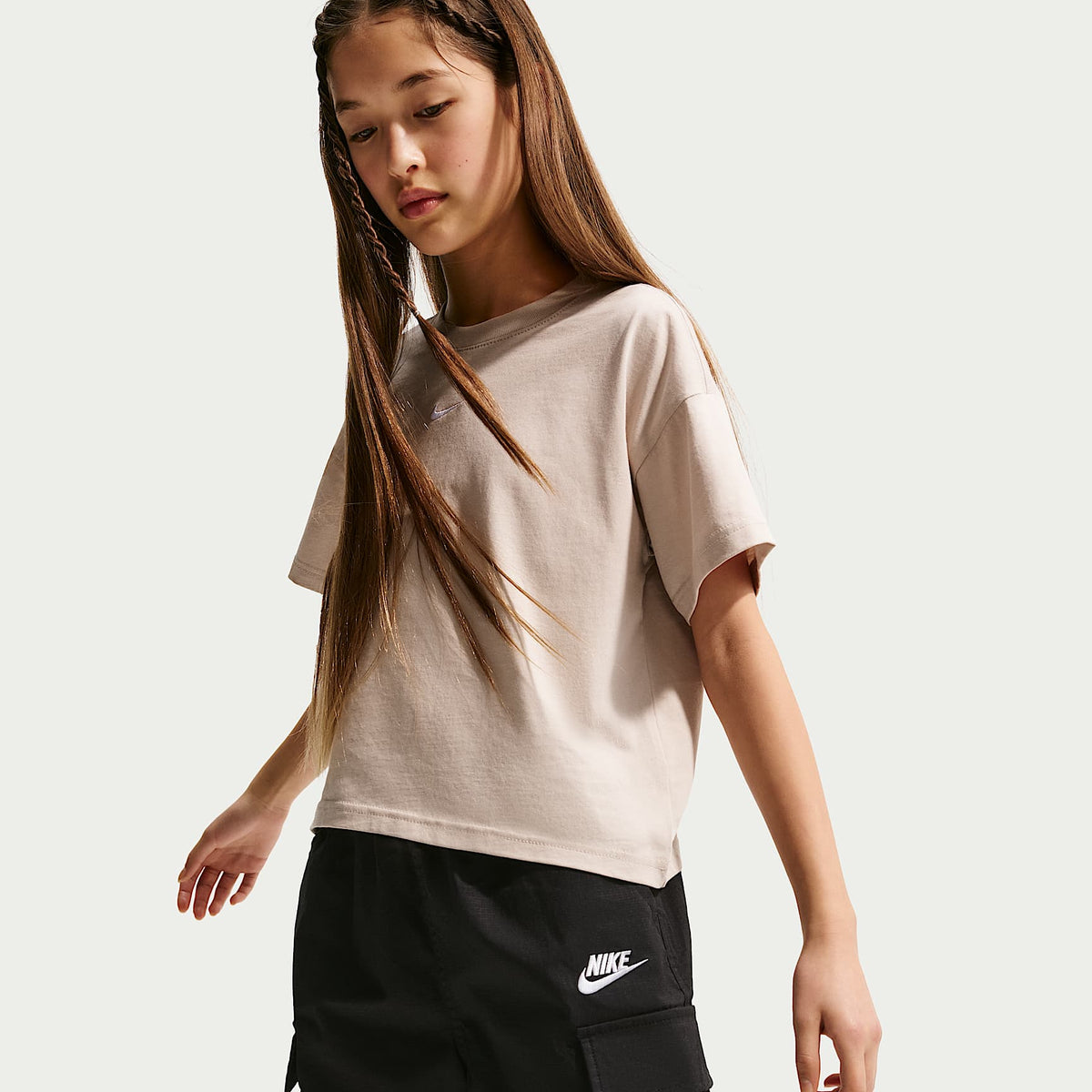 Shorts cargo de tejido Woven para niños talla grande Nike Sportswear Club – Negro/Blanco – vista 5