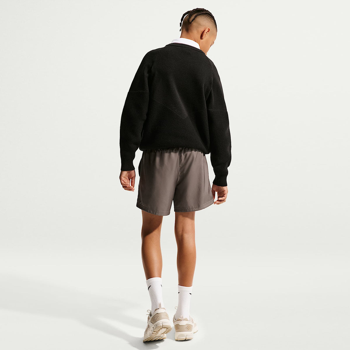 Shorts de tejido Woven de 12 cm para niños talla grande Nike Sportswear Club – Cueva/Blanco – vista 6