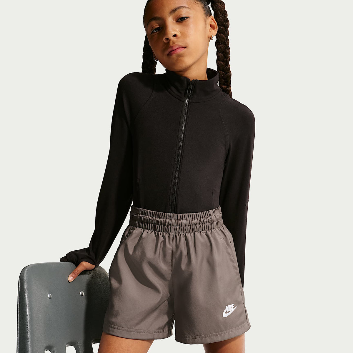 Shorts de tejido Woven de 12 cm para niños talla grande Nike Sportswear Club – Cueva/Blanco – vista 5