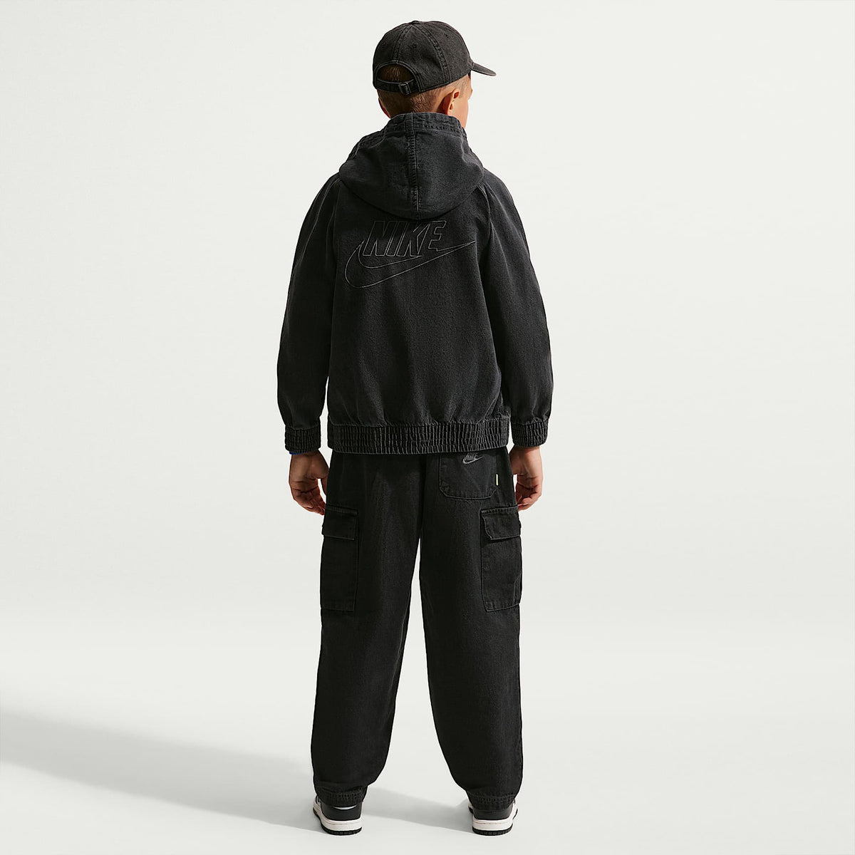 Pants cargo de denim para niños talla grande Nike Sportswear Collection – Negro/Antracita/Antracita/Antracita – vista 6