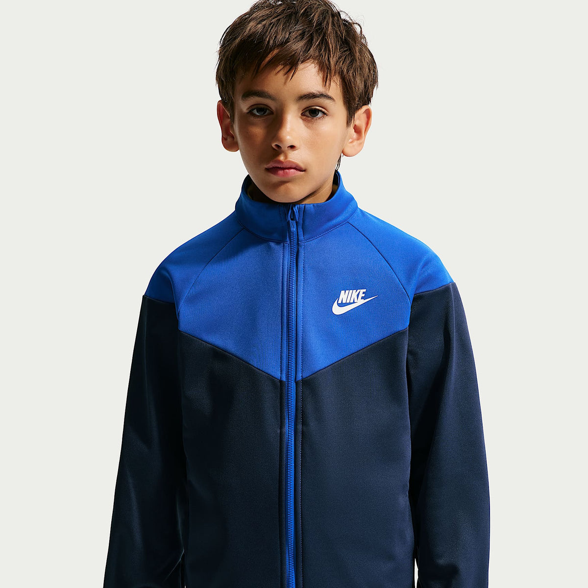 Conjunto deportivo Dri-FIT para niños talla grande Nike Sportswear – Azul marino medianoche/Royal juego/Blanco – vista 2
